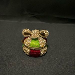 Art form fine collectibles Cotillion trinket box. Release No.7